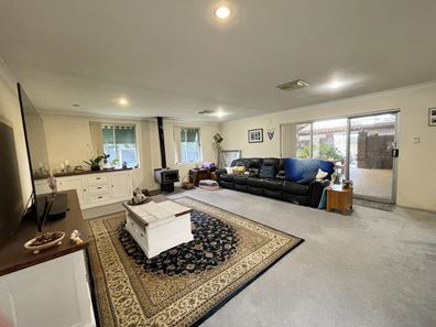 4 Mallee Way, Forrestfield WA 6058
