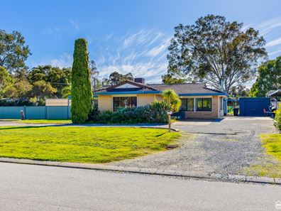 27 St Georges Avenue, Champion Lakes WA 6111