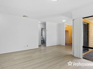 4/52 Fifth Rd, Armadale WA 6112