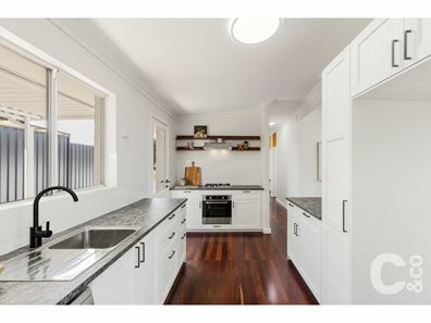 10 Nathaniel Way, Orelia WA 6167