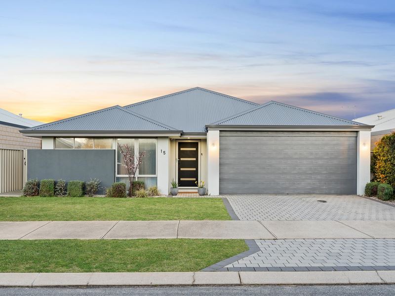 15 Binthalya Street, Golden Bay