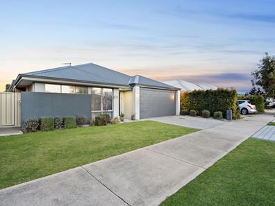 15 Binthalya Street, Golden Bay WA 6174