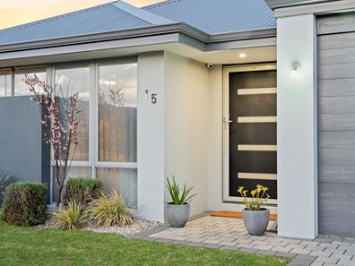 15 Binthalya Street, Golden Bay WA 6174