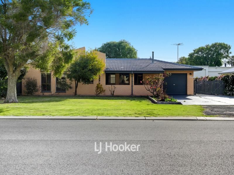 27 Jones Way, Abbey
