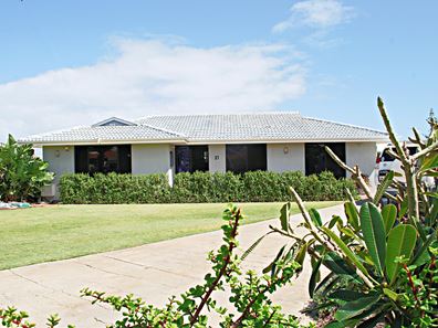21 Nigel Crescent, Tarcoola Beach WA 6530