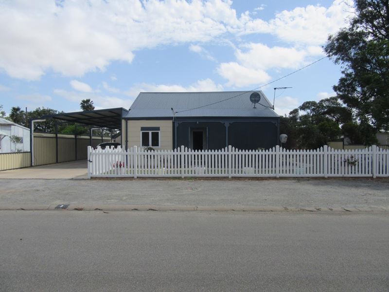 3 Niven Crescent, Carnamah
