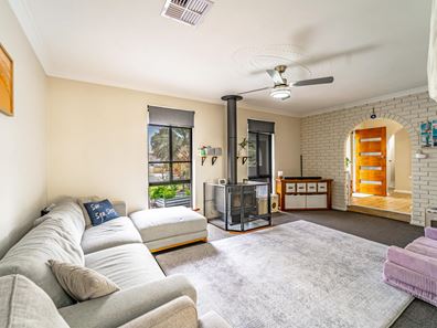 6 Kerswell Way, Warnbro WA 6169