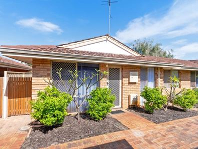 30/15 Mereworth Way, Marangaroo WA 6064