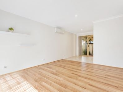 30/15 Mereworth Way, Marangaroo WA 6064