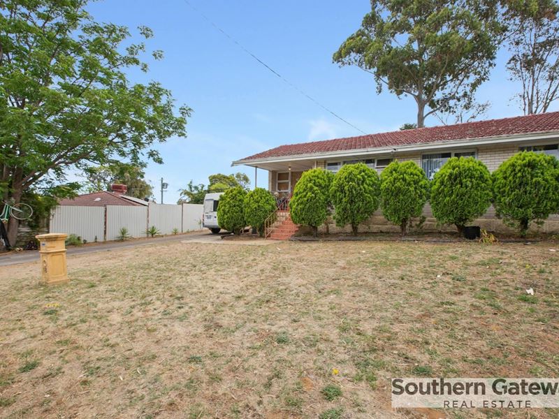 18 Woodley Way, Parmelia