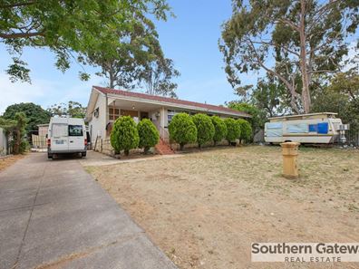 18 Woodley Way, Parmelia WA 6167