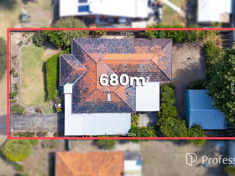 12 Derrington Crescent, Balga