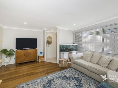 2/18 Bristol Avenue, Bicton WA 6157