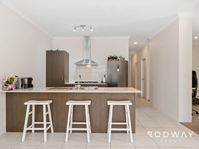 69 Veterans Dr, Byford WA 6122
