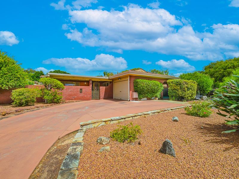 7 Davies Crescent, Kardinya WA 6163