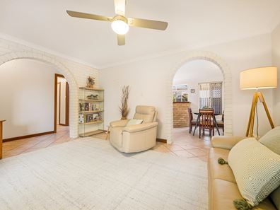7 Davies Crescent, Kardinya WA 6163