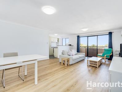 4/4 Wattlebird Loop, Joondalup WA 6027