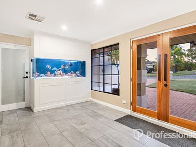 15 Monaltrie Loop, Carramar WA 6031