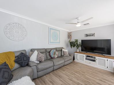14 Nightingale Way, Warnbro WA 6169