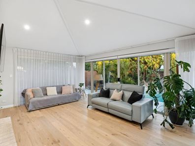 2 Whittington Avenue, Carine WA 6020