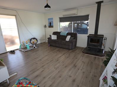 48 Saltbush Rd, Kambalda West WA 6442