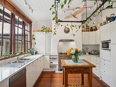 33 Central Avenue, Beaconsfield WA 6162