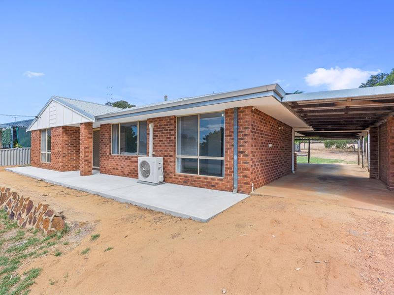 11 Old Mooliabeenee  Road, Gingin