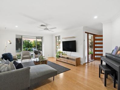 10 Wessex Street, Carine WA 6020