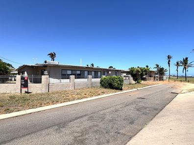 2 Brown  Street, South Carnarvon WA 6701