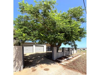 2 Brown  Street, South Carnarvon WA 6701