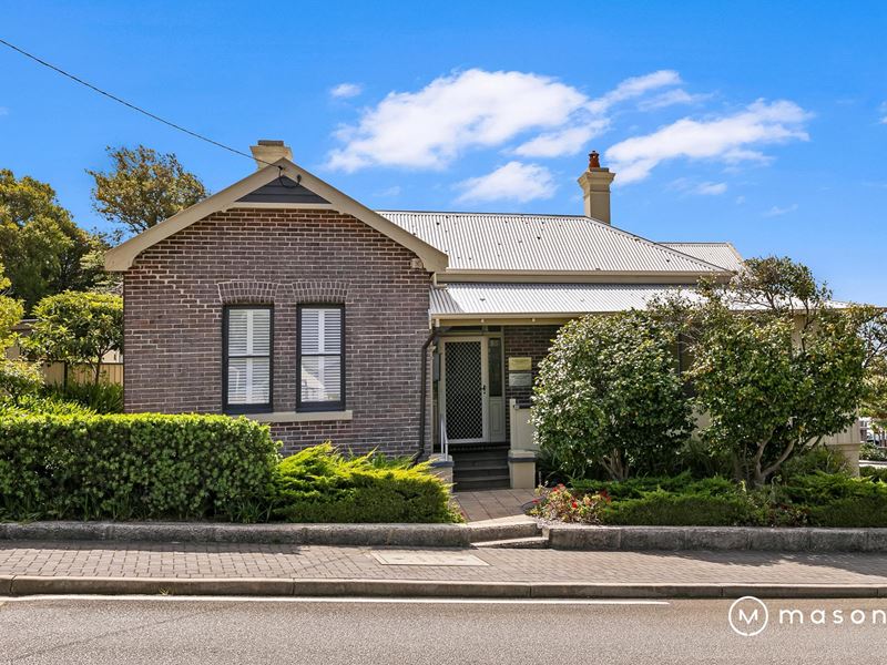 118 Serpentine Road, Albany