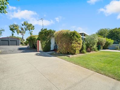 18 Birchley Road, Coodanup WA 6210