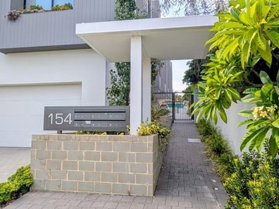 4/154 Lockhart Street, Como WA 6152