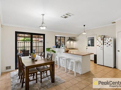 23 Avon Crescent, Atwell WA 6164
