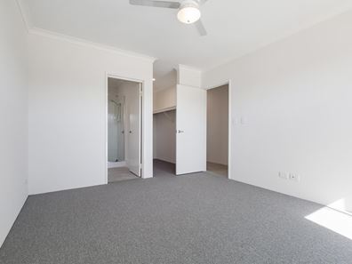 228 Badgerup Avenue, Lakelands WA 6180