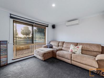 61 Celadon Loop, Banksia Grove WA 6031