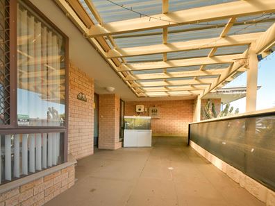 4 Neale Place, Cooloongup WA 6168