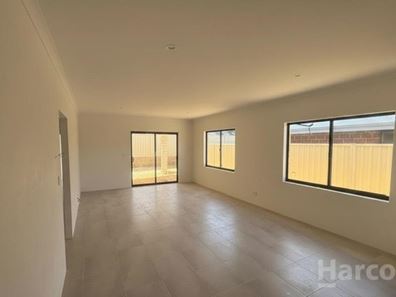 23 Somerset Way, Lakelands WA 6180