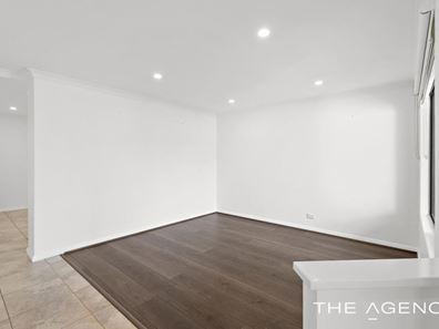 26 Lakehurst Way, Atwell WA 6164
