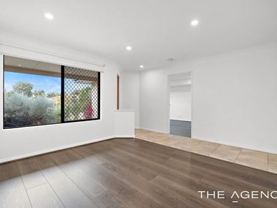 26 Lakehurst Way, Atwell WA 6164