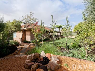 15 Hayfield Way, Duncraig WA 6023