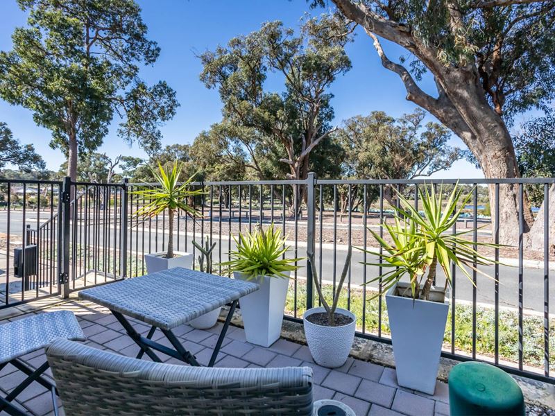 197 Lake Valley Drive, Lakelands