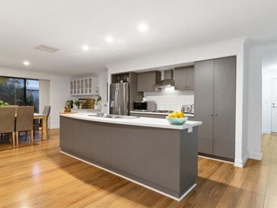 6 Keraudren Vale, Secret Harbour WA 6173