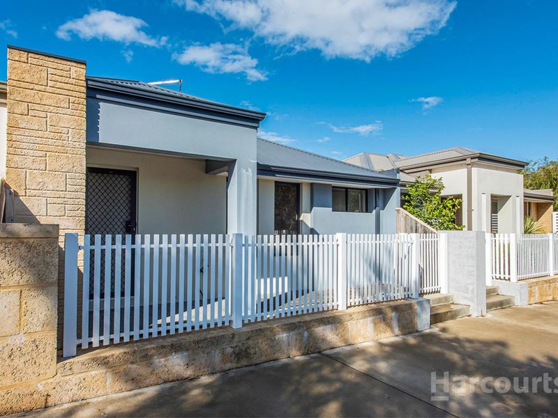 13 Tamarind Lane, Halls Head WA 6210