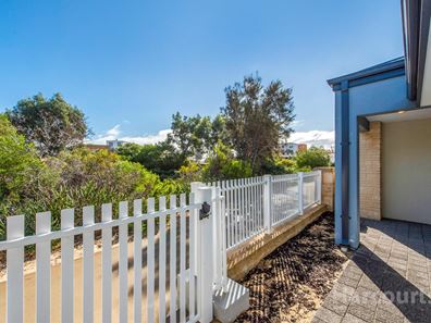 13 Tamarind Lane, Halls Head WA 6210