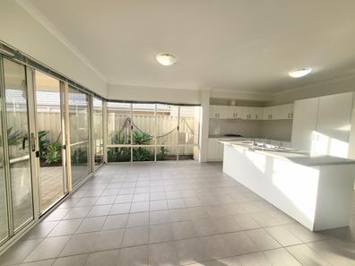 15 Allamanda Gate, Helena Valley WA 6056