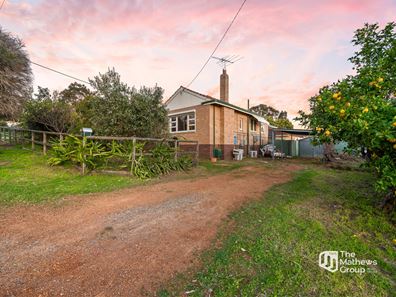 92 Carawatha Avenue, Mount Nasura WA 6112