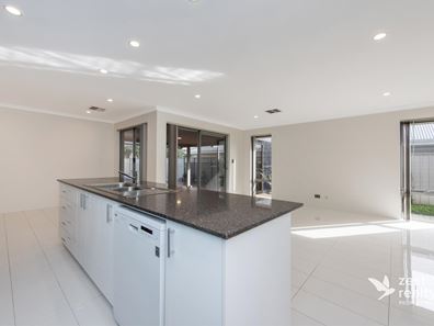 24 Supanova Lane, Australind WA 6233
