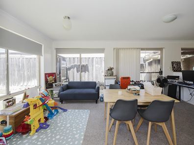 10 Longton Way, Ellenbrook WA 6069
