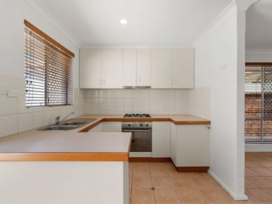 8/11 Point Walter Road, Bicton WA 6157